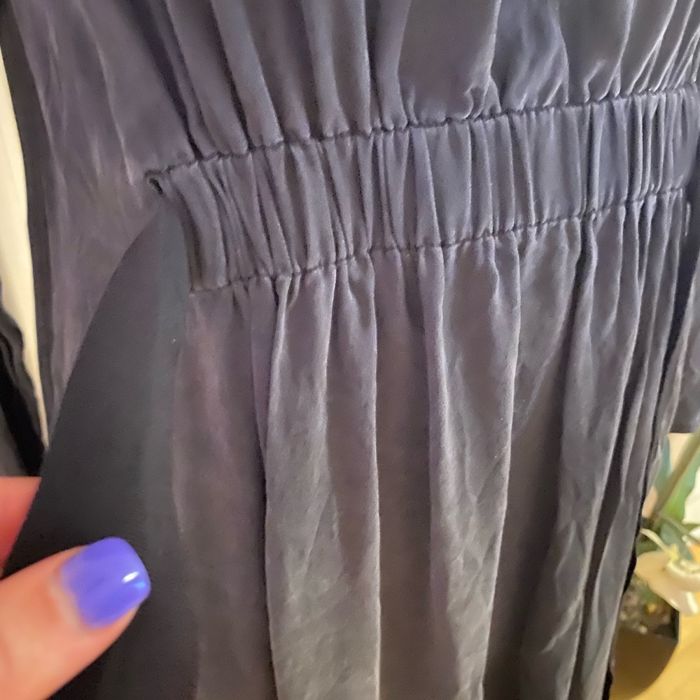 Theory Black Belted Long Sleeve 100% Silk, Size 6. - Picture 11 of 11